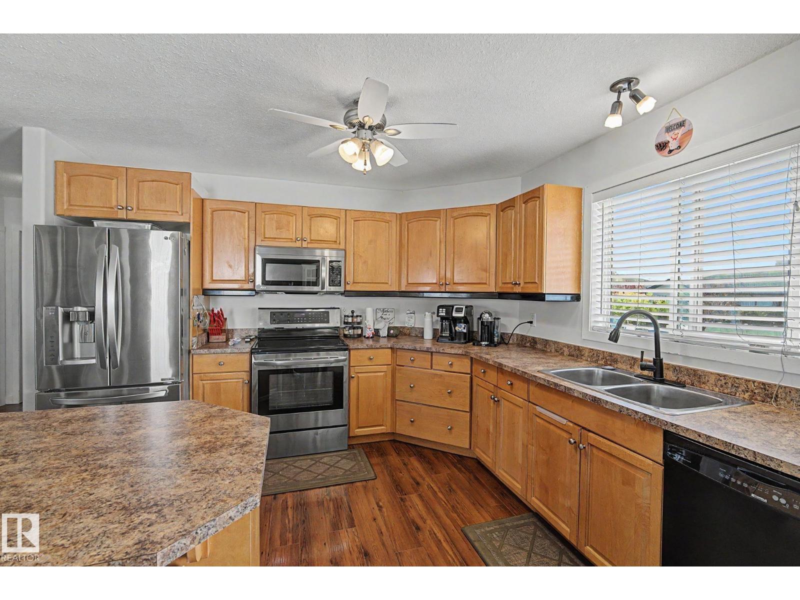 7565 165A AV NW - 4