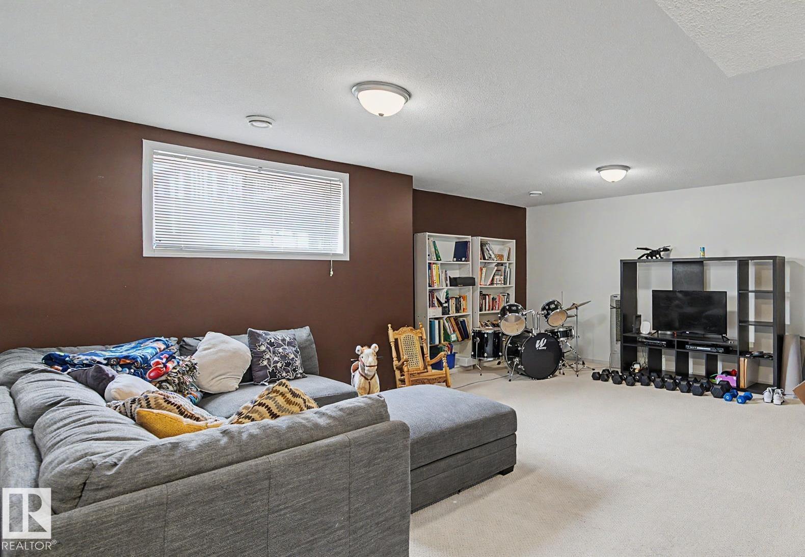 7565 165A AV NW - 30