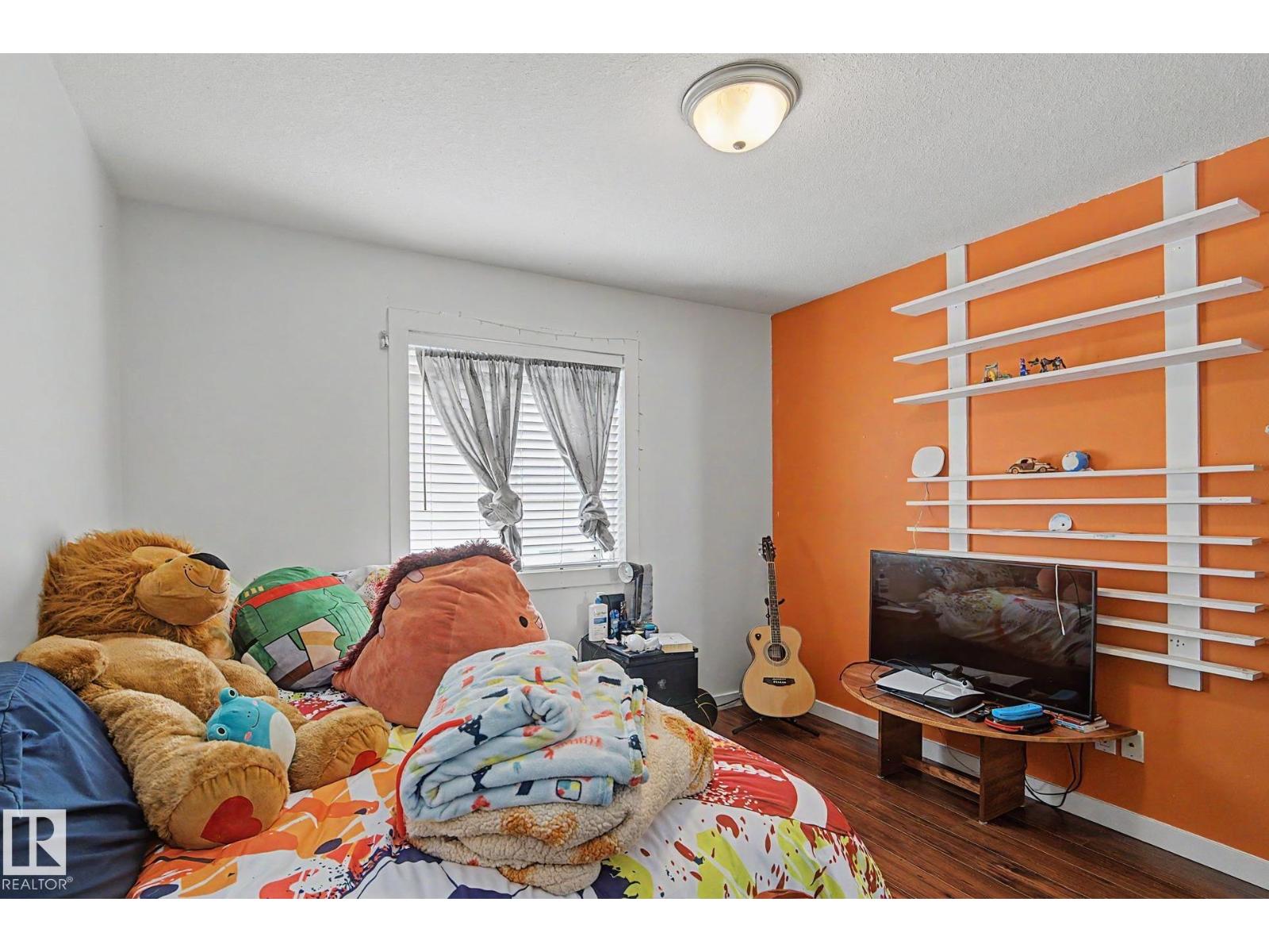 7565 165A AV NW - 22