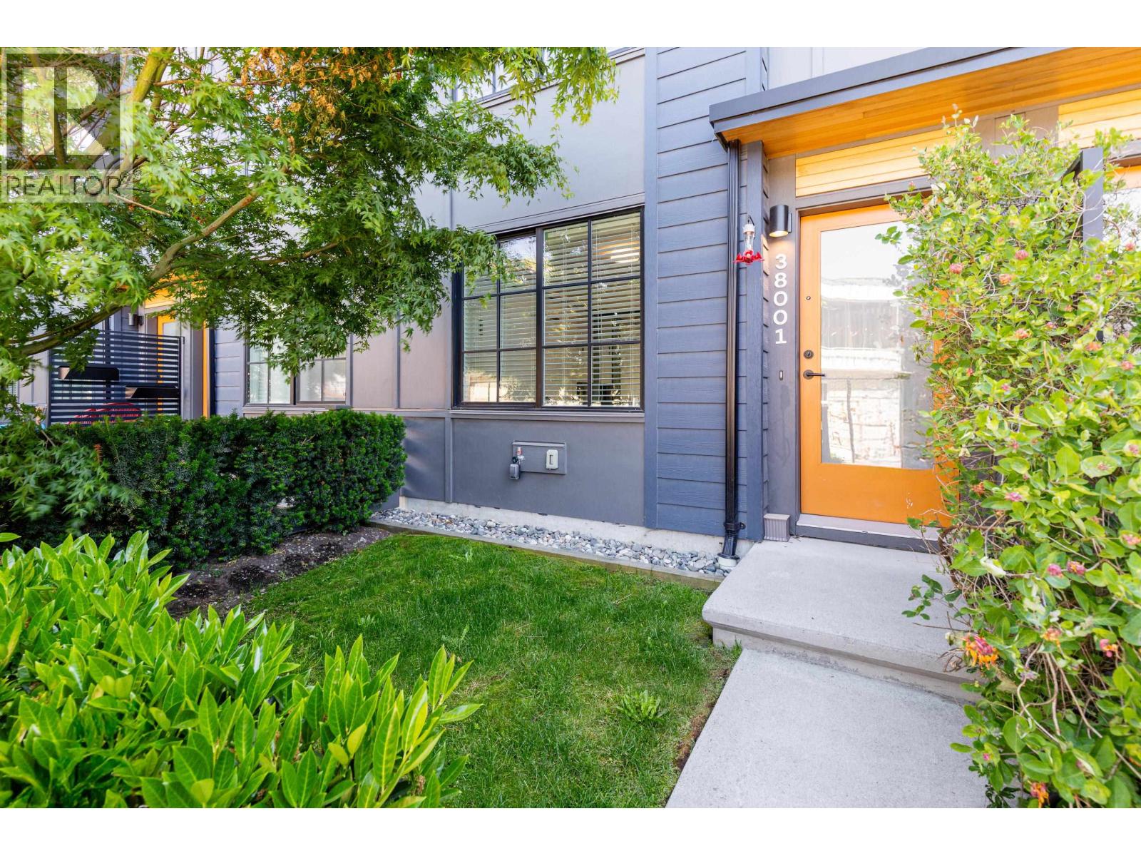 38001 HELM WAY, Squamish