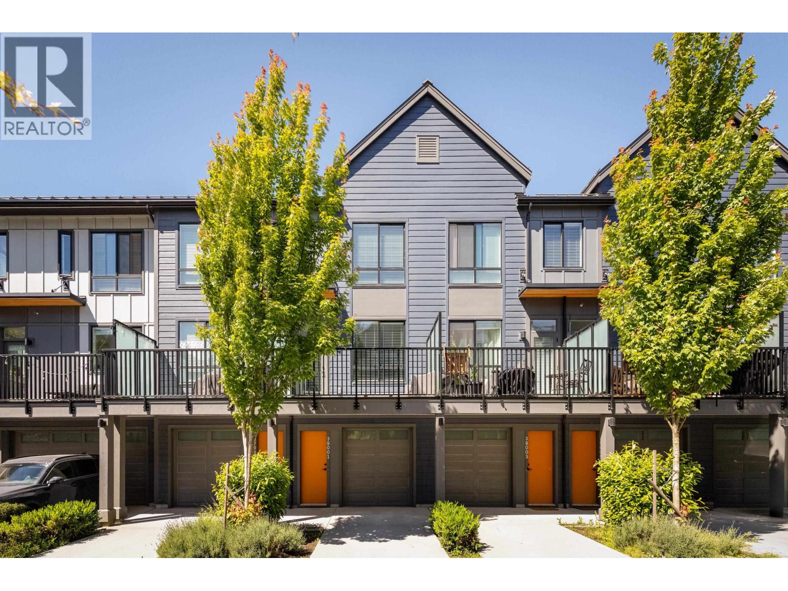 38001 HELM WAY, Squamish