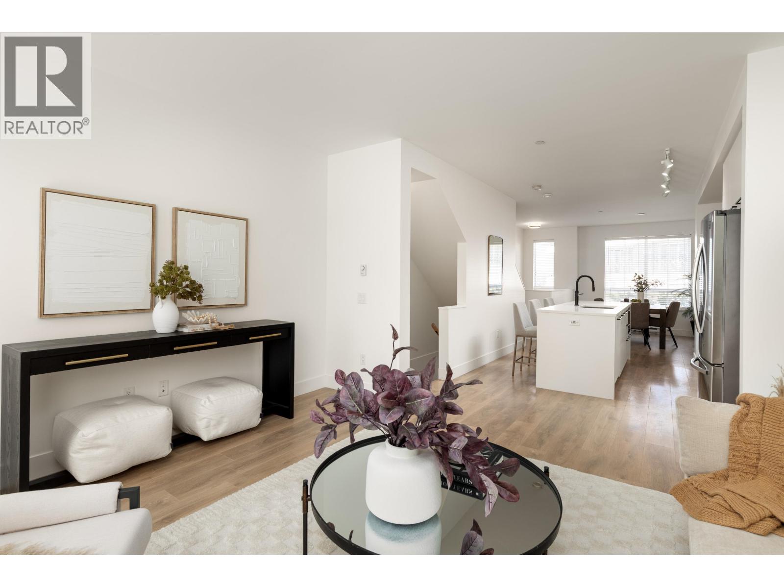 38001 HELM WAY, Squamish