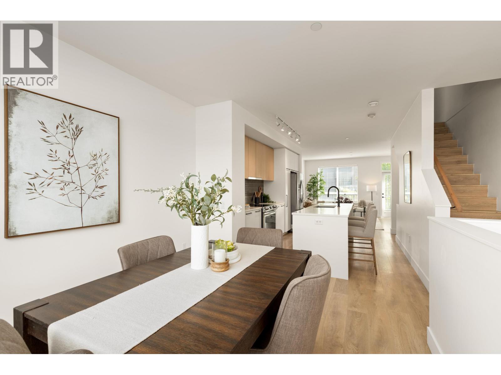 38001 HELM WAY, Squamish