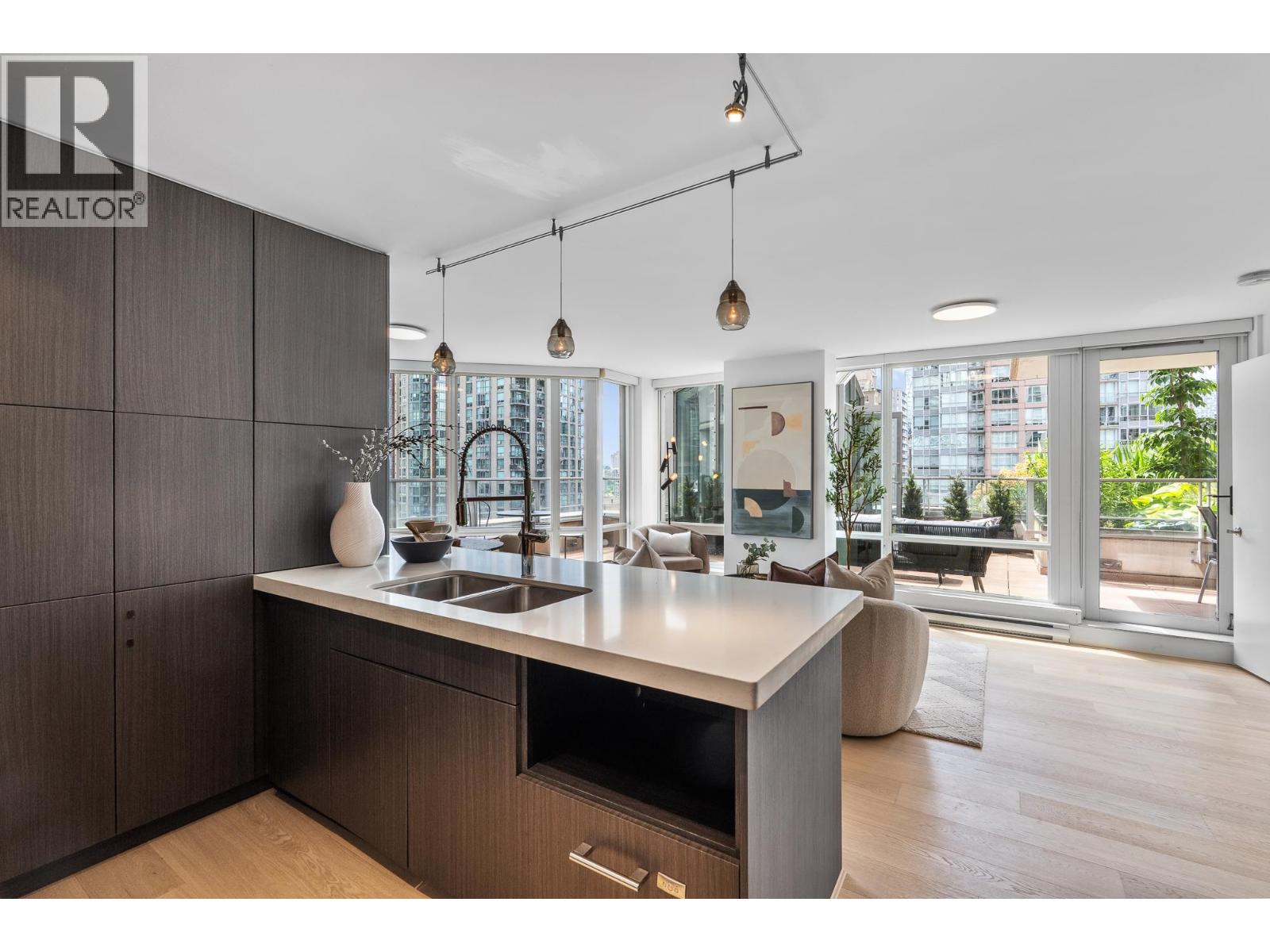 901 565 SMITHE STREET, Vancouver