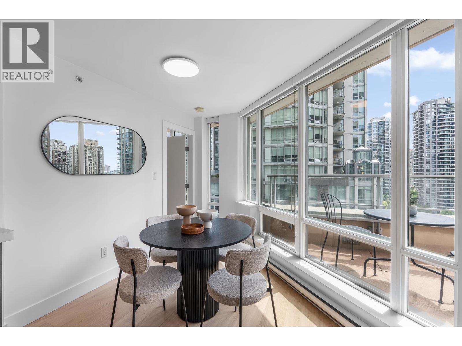 901 565 SMITHE STREET, Vancouver