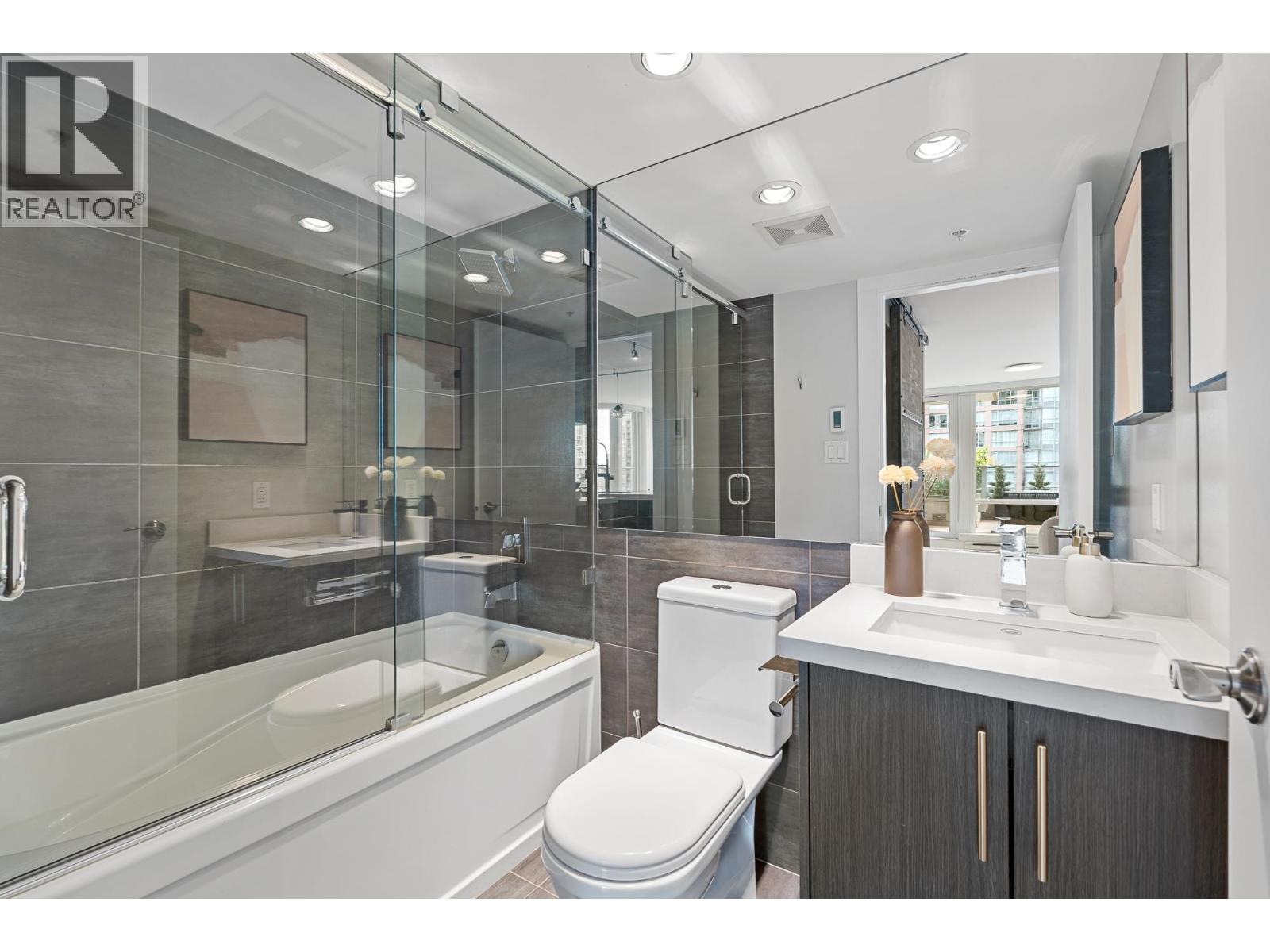 901 565 SMITHE STREET, Vancouver