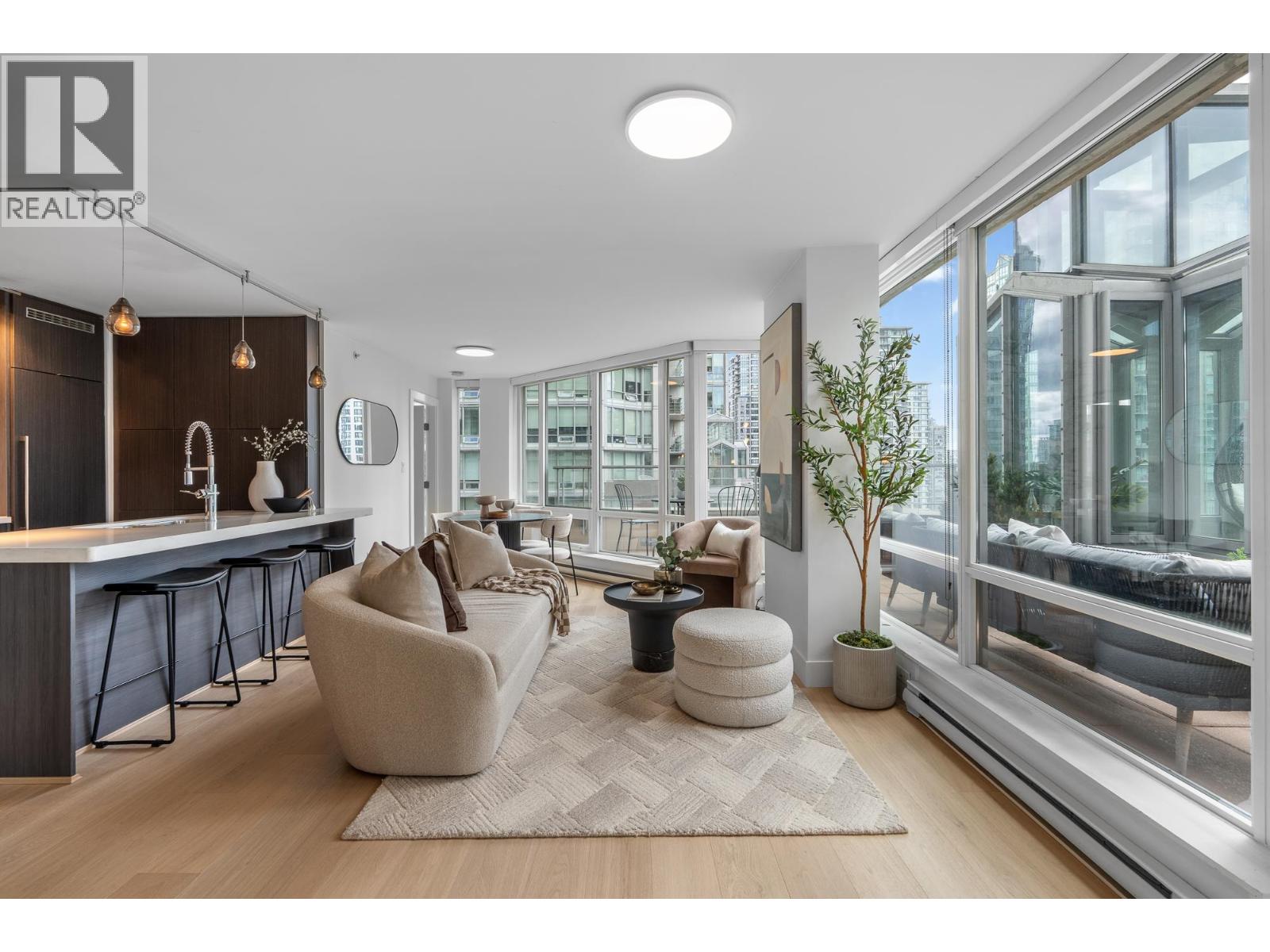 901 565 SMITHE STREET, Vancouver