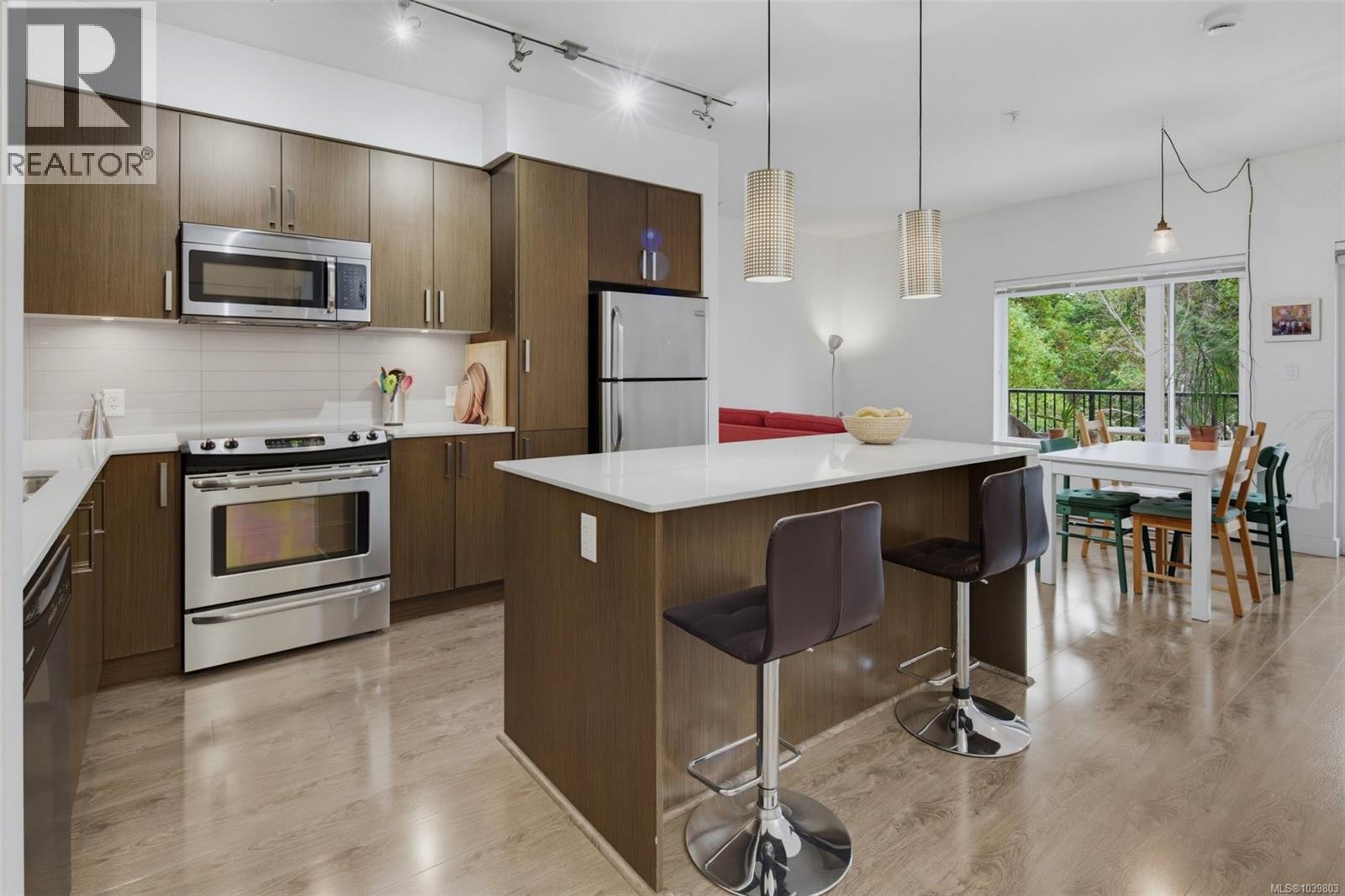 310 286 Wilfert Rd, View Royal
