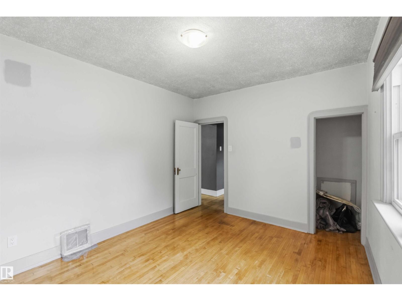 11842 93 ST NW - 27