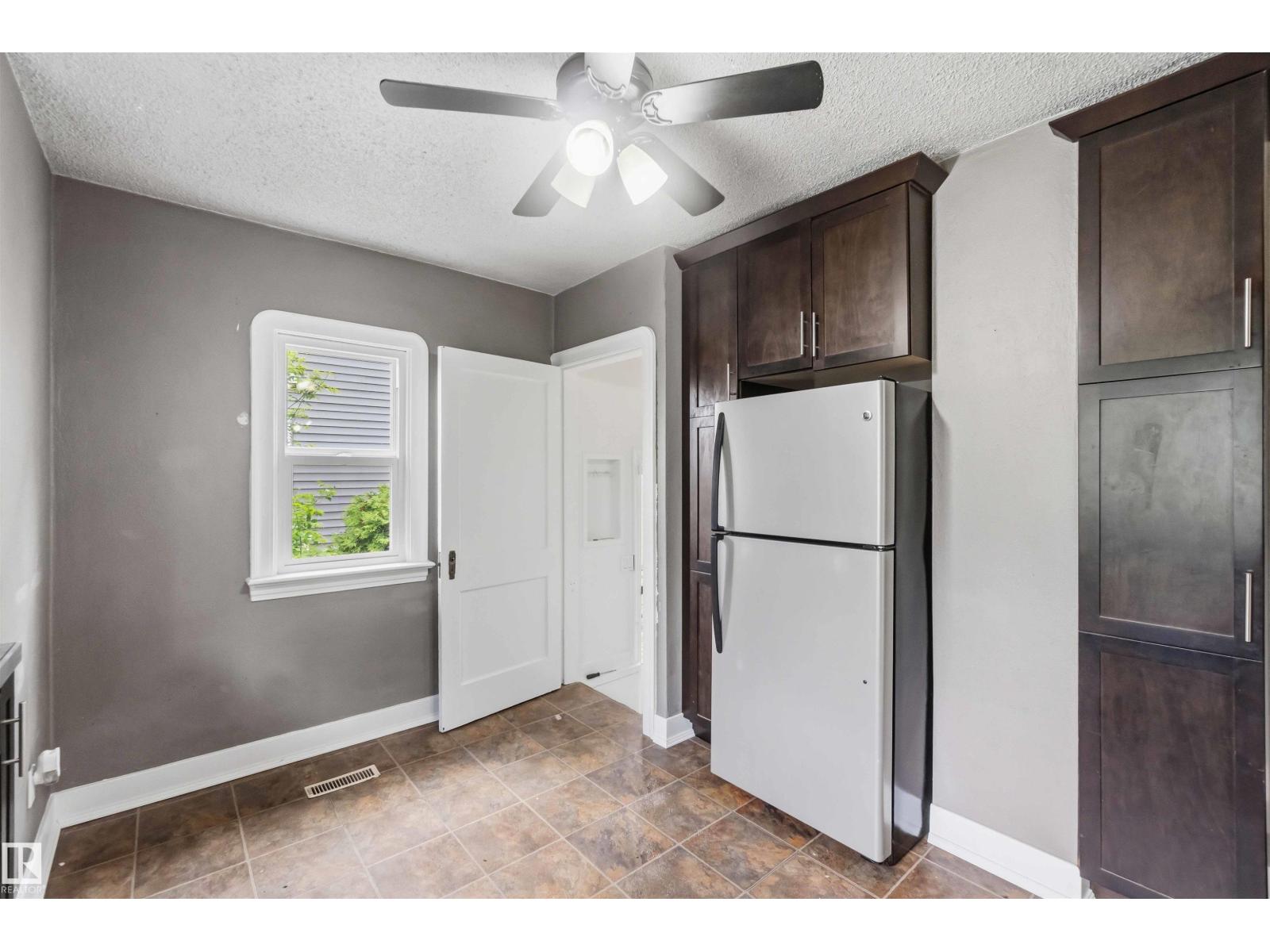 11842 93 ST NW - 21