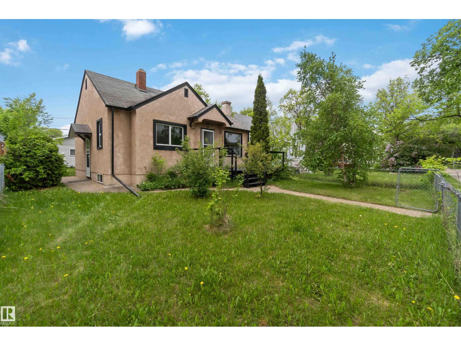 11842 93 ST NW - 7