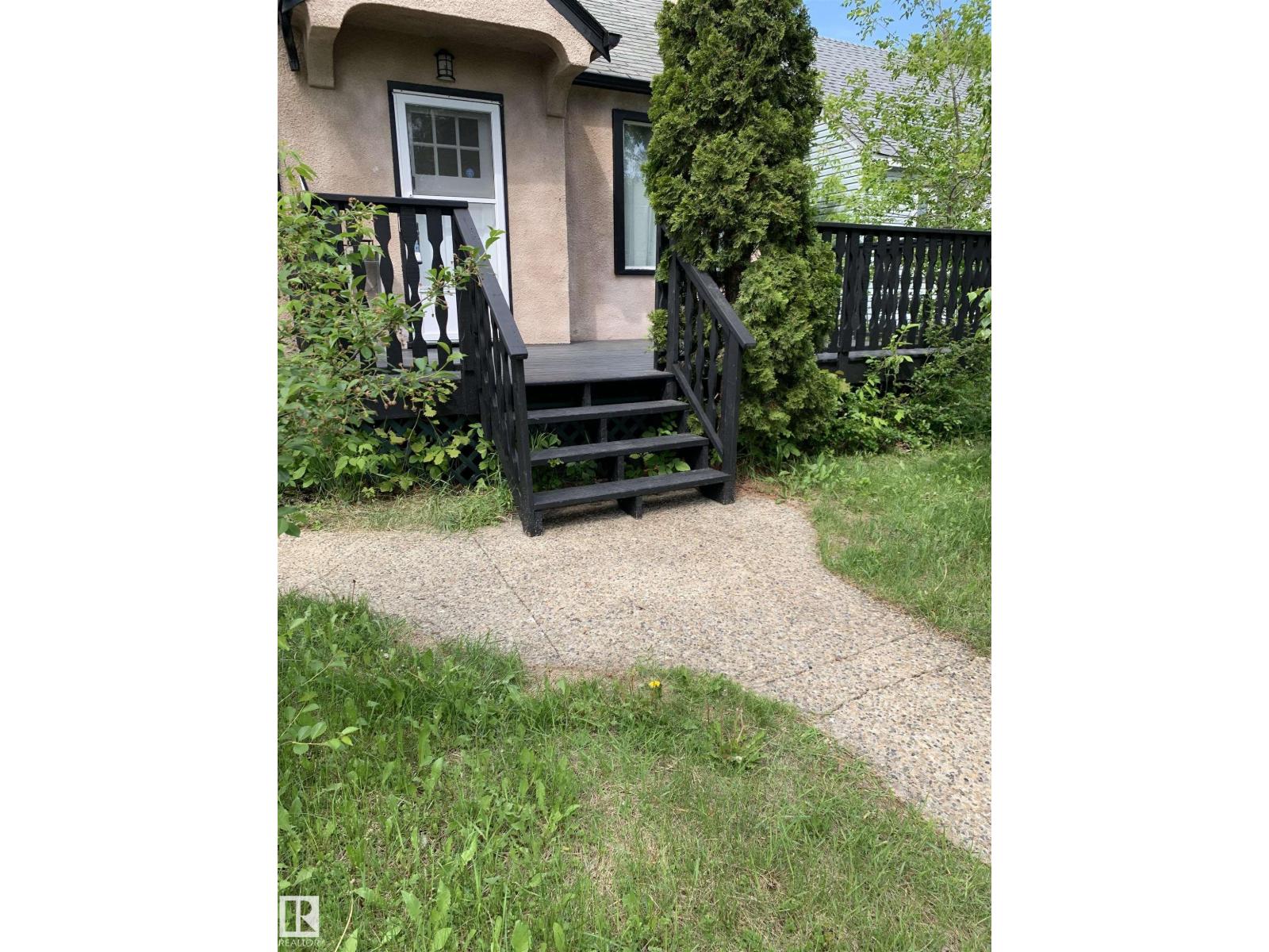 11842 93 ST NW - 4