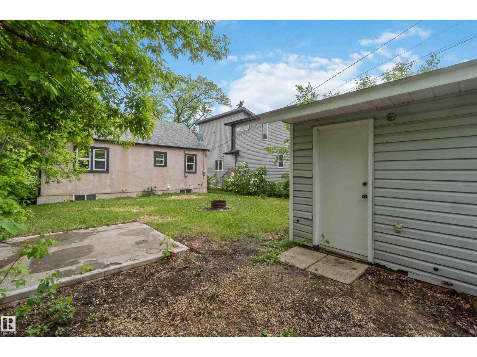 11842 93 ST NW - 38