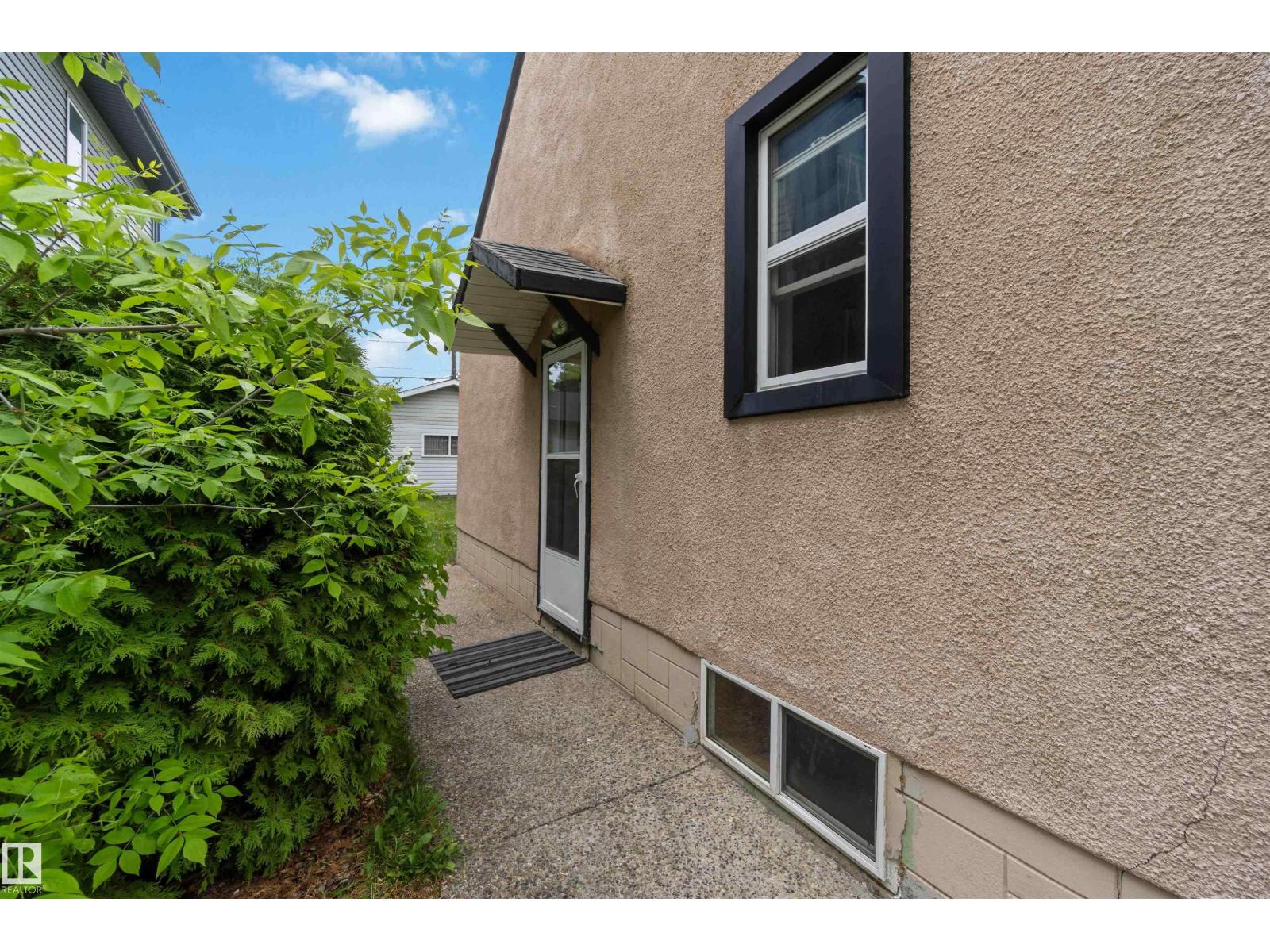 11842 93 ST NW - 33