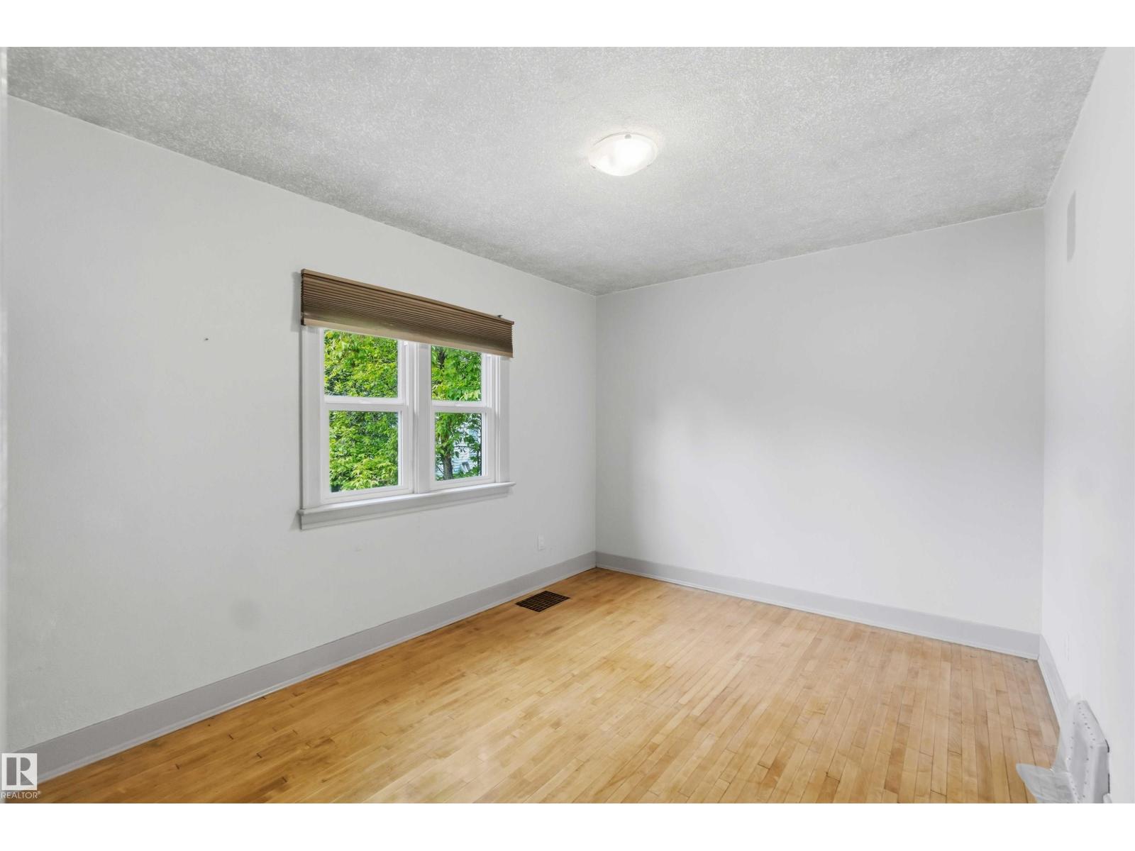 11842 93 ST NW - 28