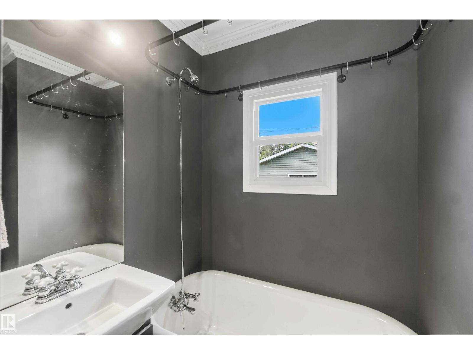 11842 93 ST NW - 24