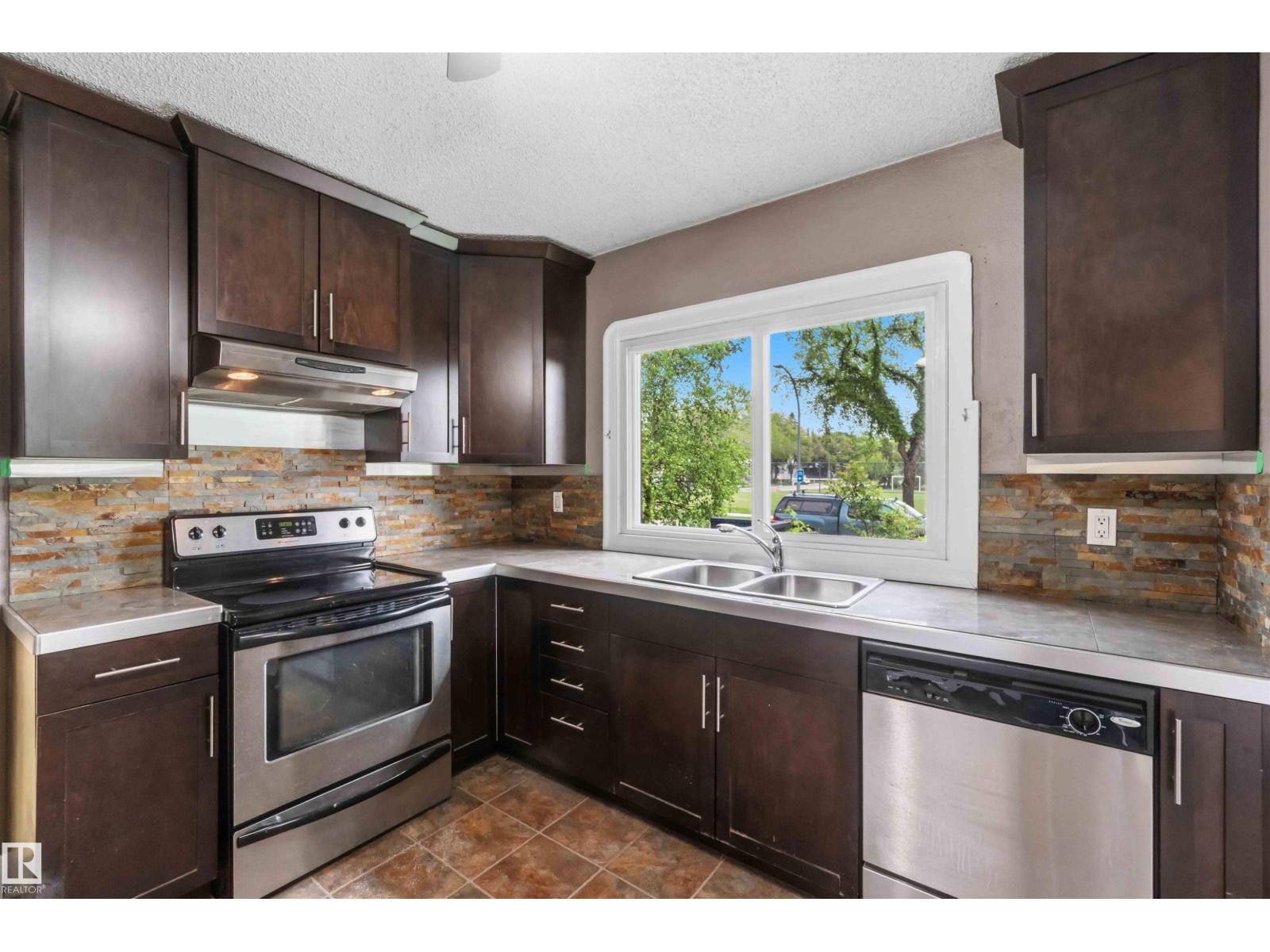 11842 93 ST NW - 19