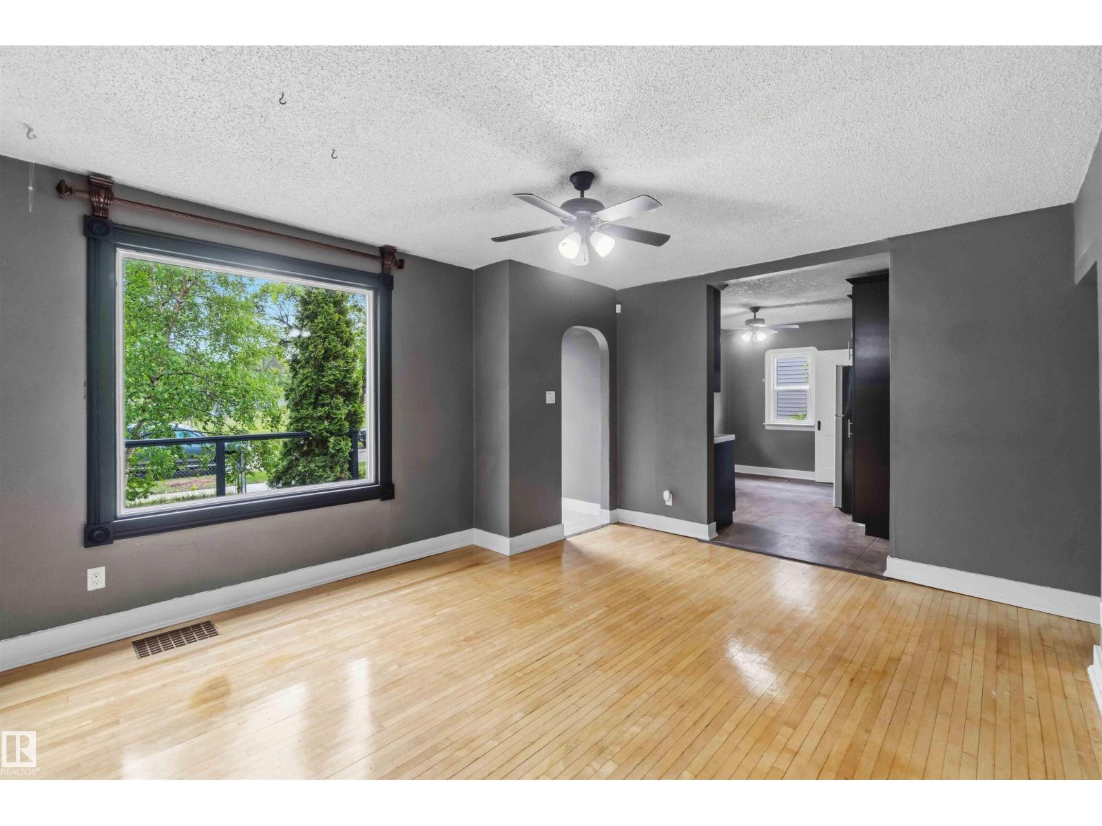 11842 93 ST NW - 15