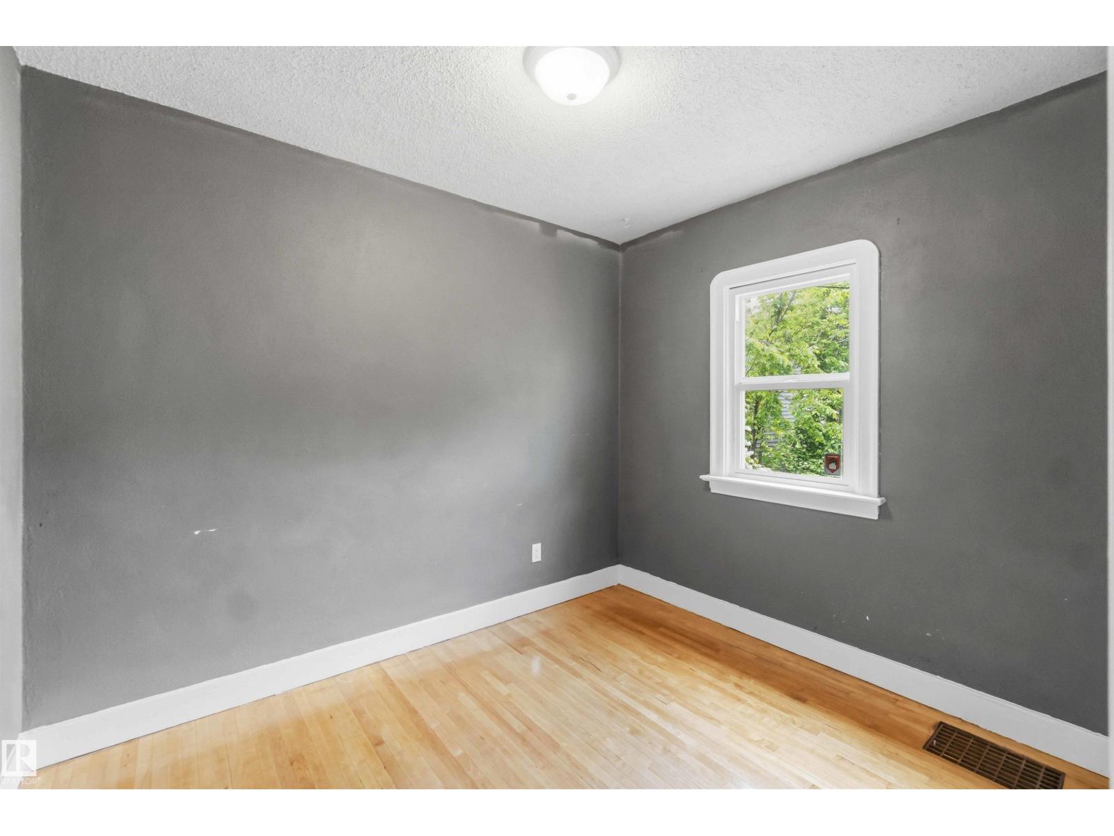 11842 93 ST NW - 23