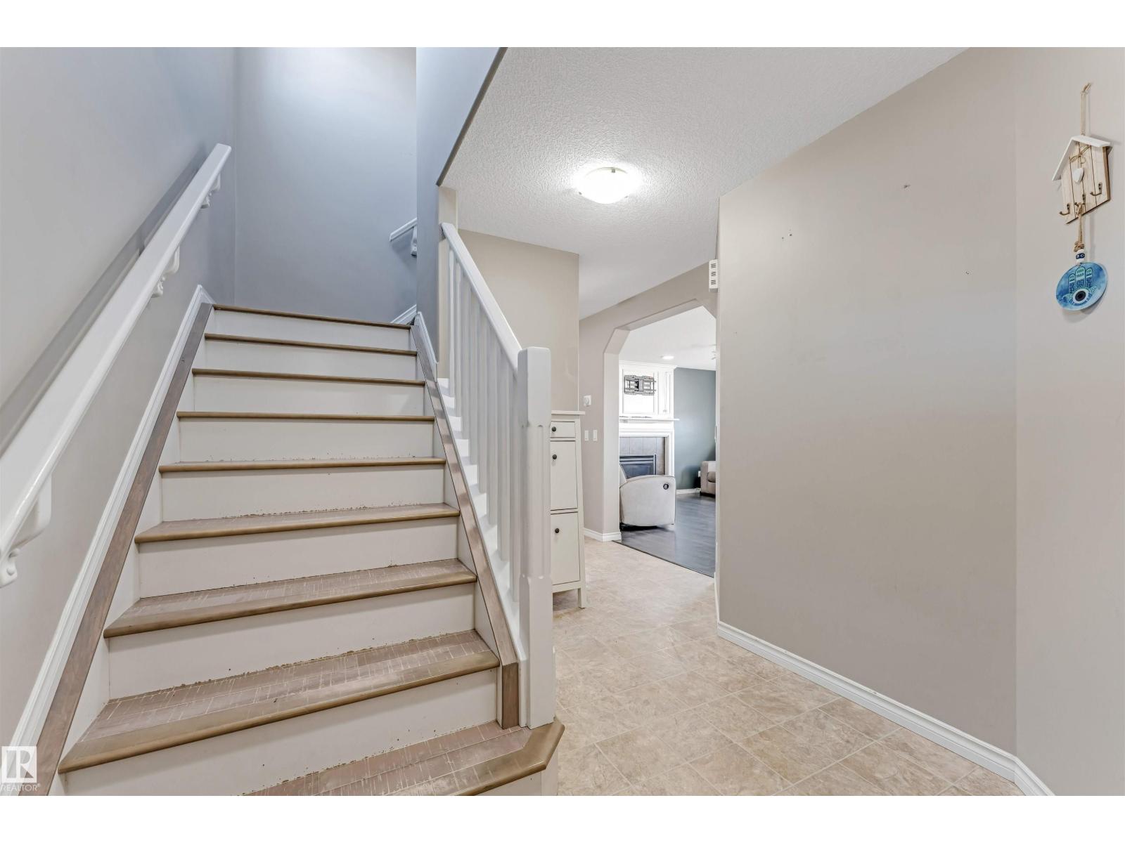5928 12 AV SW - 12