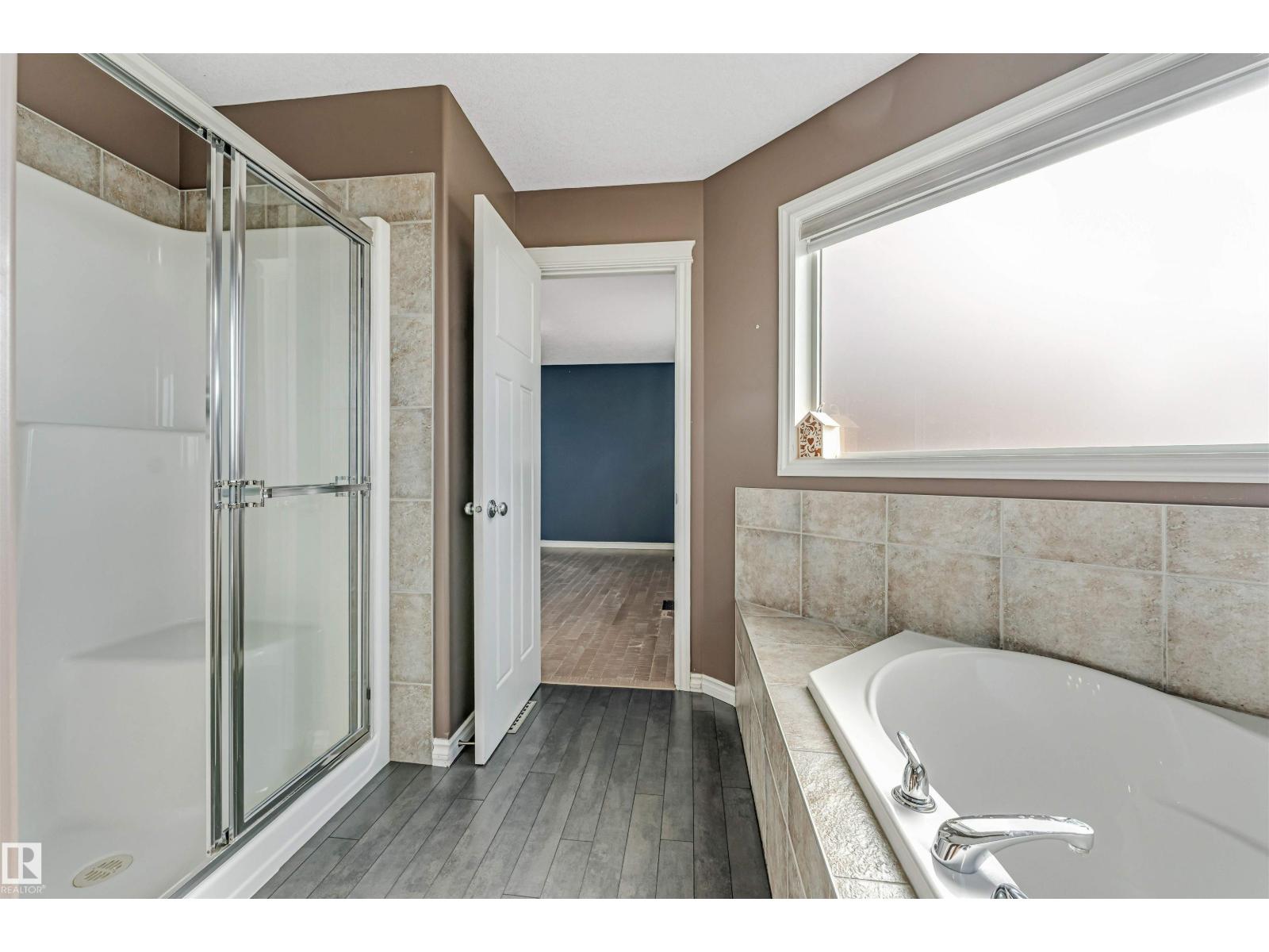 5928 12 AV SW — photo 14