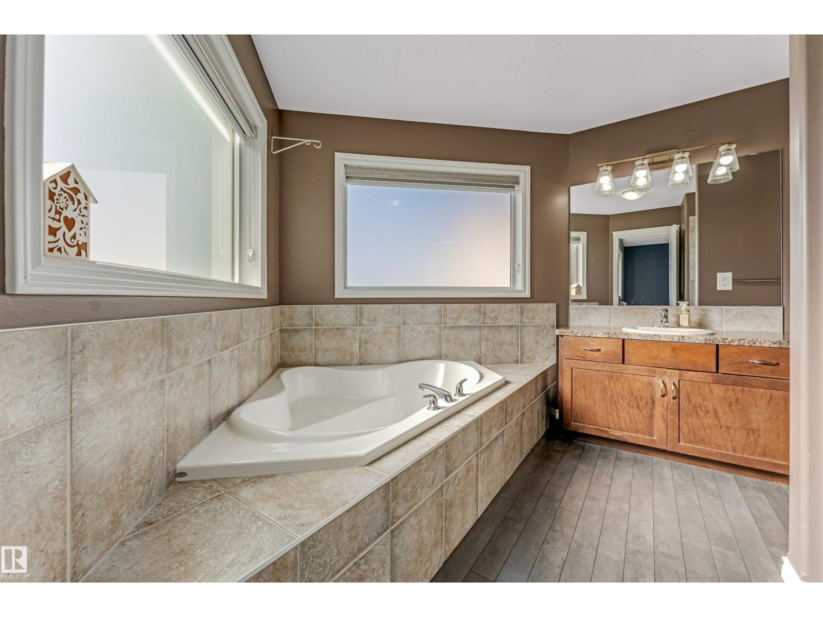 5928 12 AV SW — photo 16