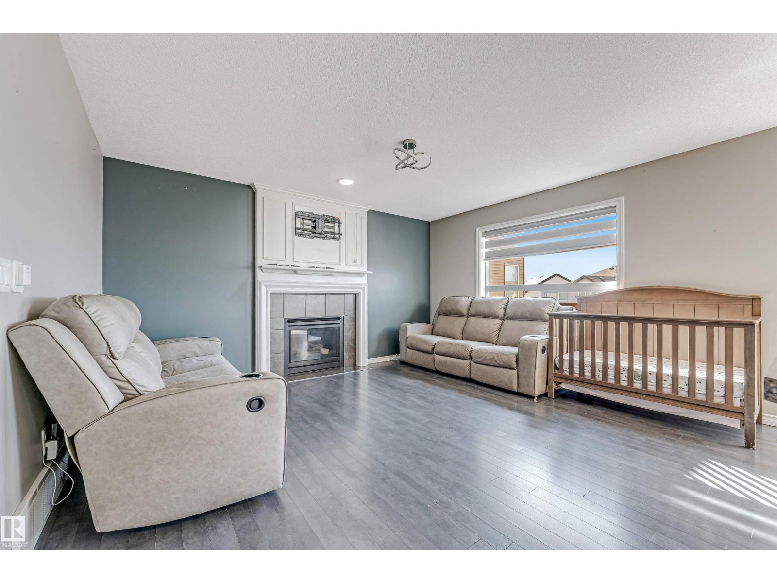 5928 12 AV SW — photo 42