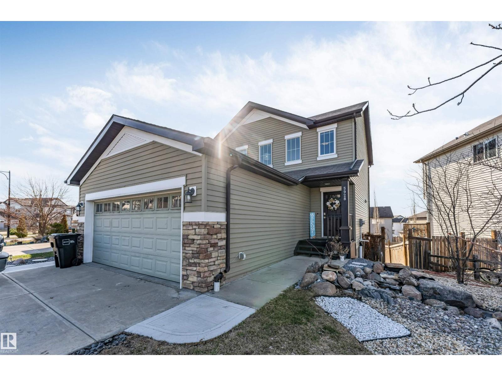 5928 12 AV SW — photo 46
