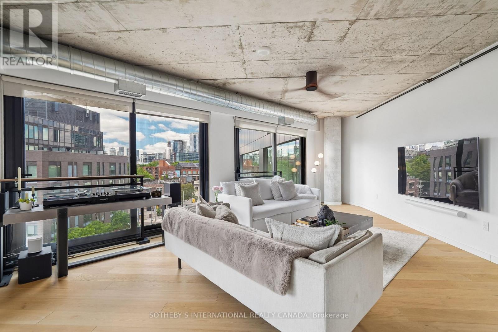 #PH39 47 LOWER RIVER STREET - 13