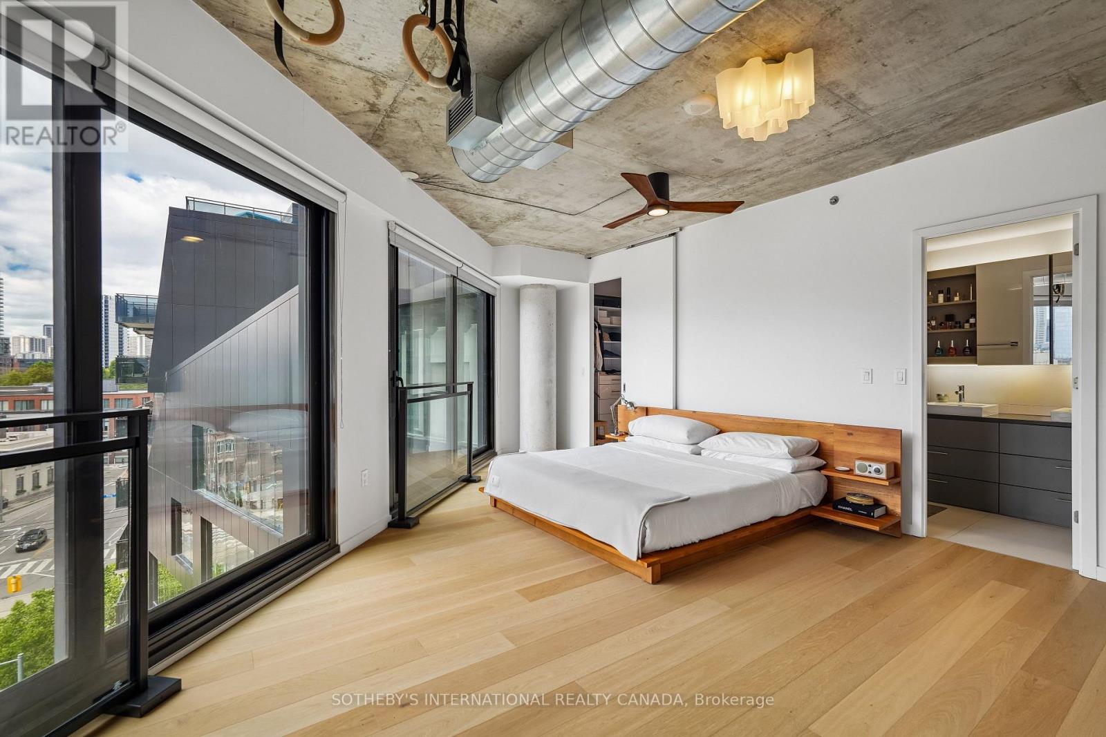 #PH39 47 LOWER RIVER STREET - 27