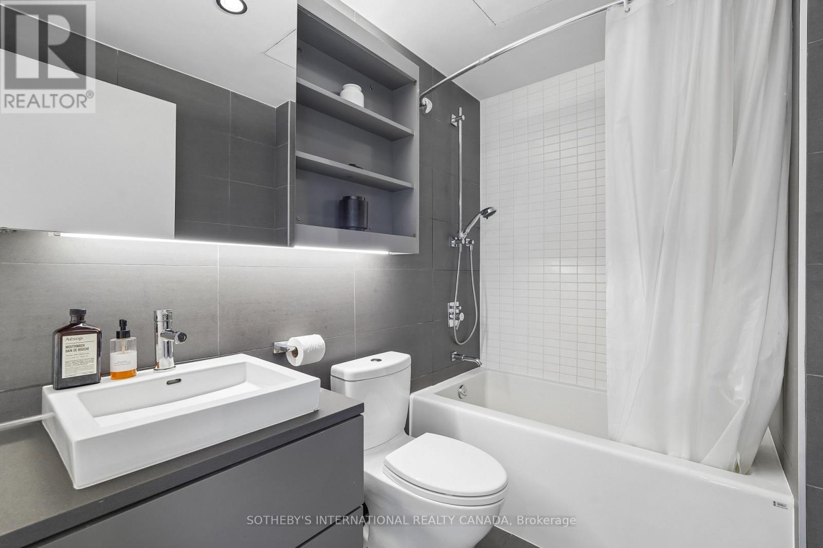 #PH39 47 LOWER RIVER STREET - 35