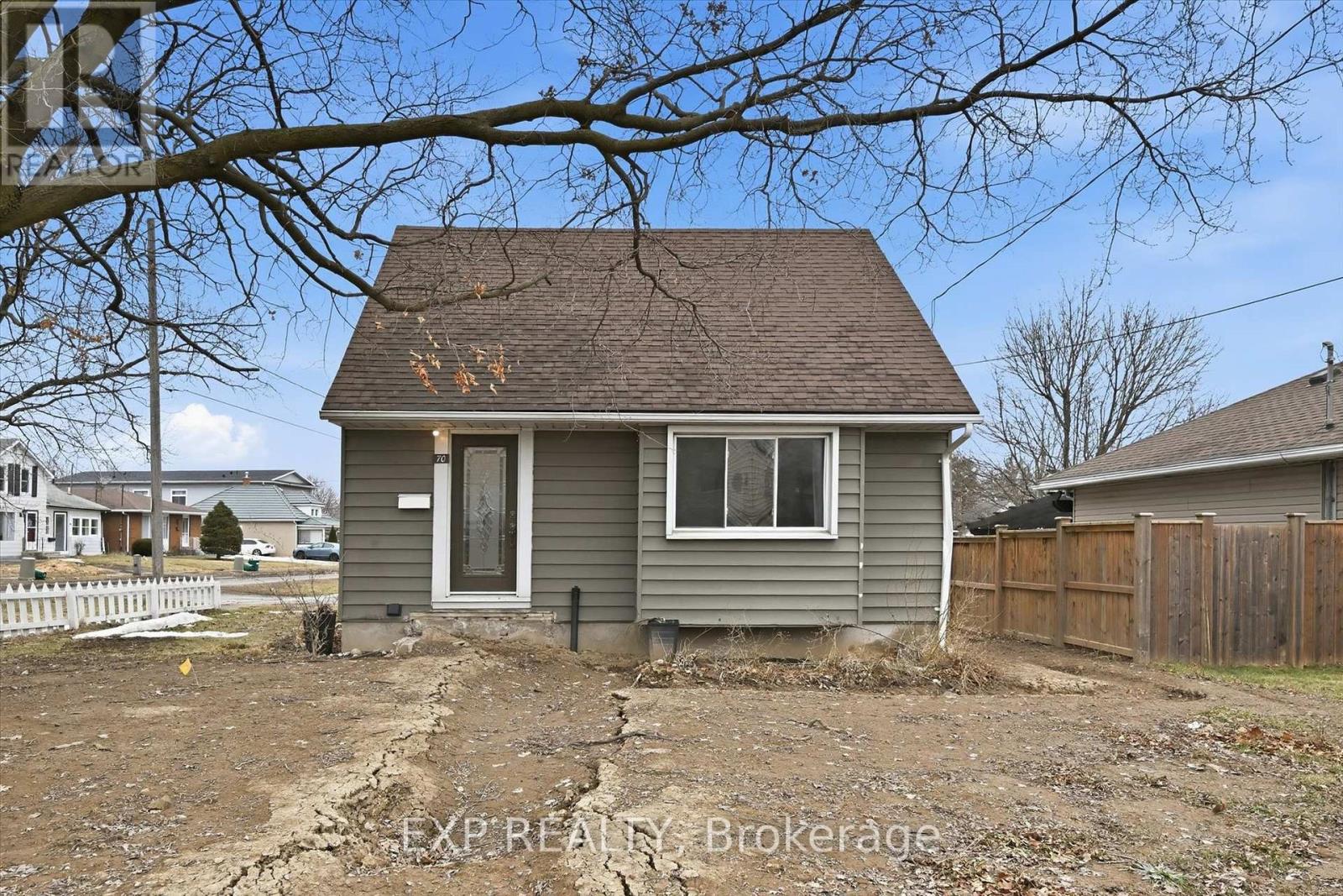 70 WHYTE AVENUE N - 1