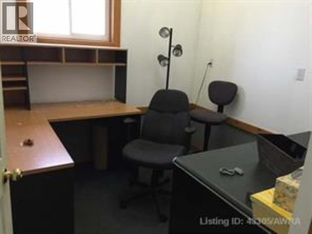 5412 Fir Crescent - 5