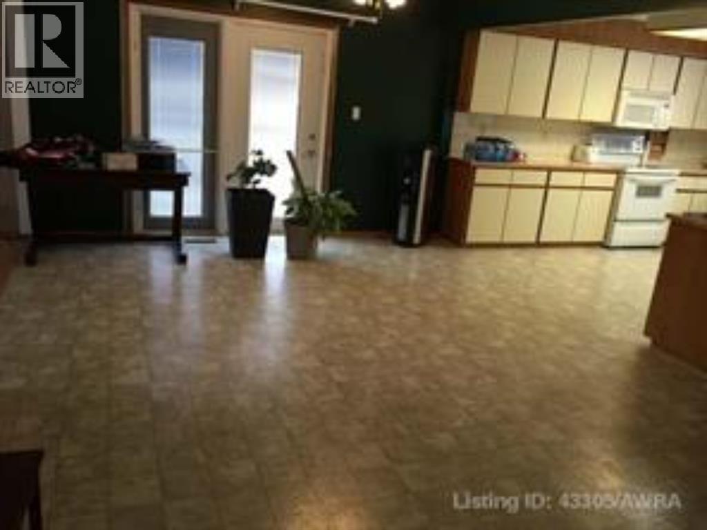 5412 Fir Crescent - 10