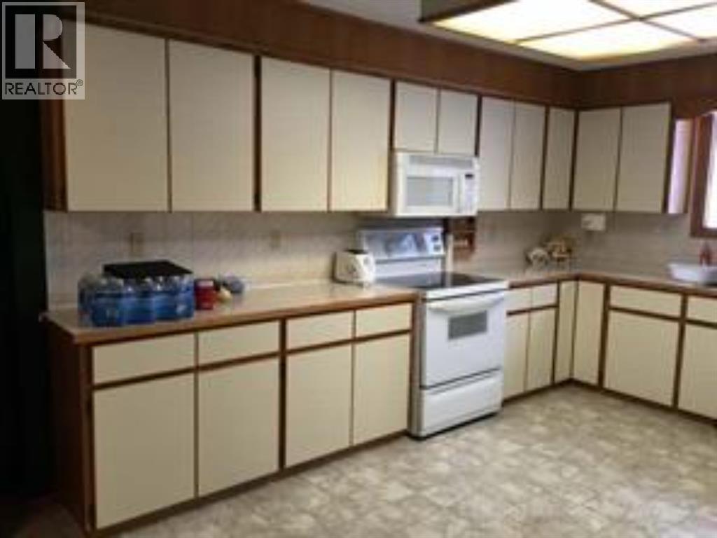 5412 Fir Crescent - 7