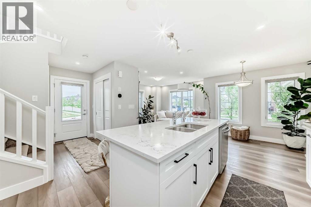 8 Yorkville Link SW - photo 5