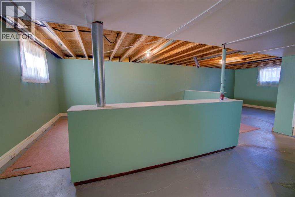 6 Tamarack Road — photo 32