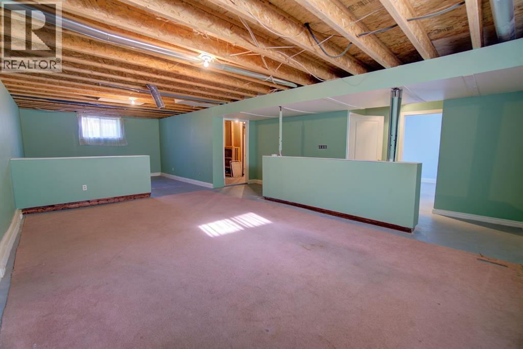 6 Tamarack Road — photo 33