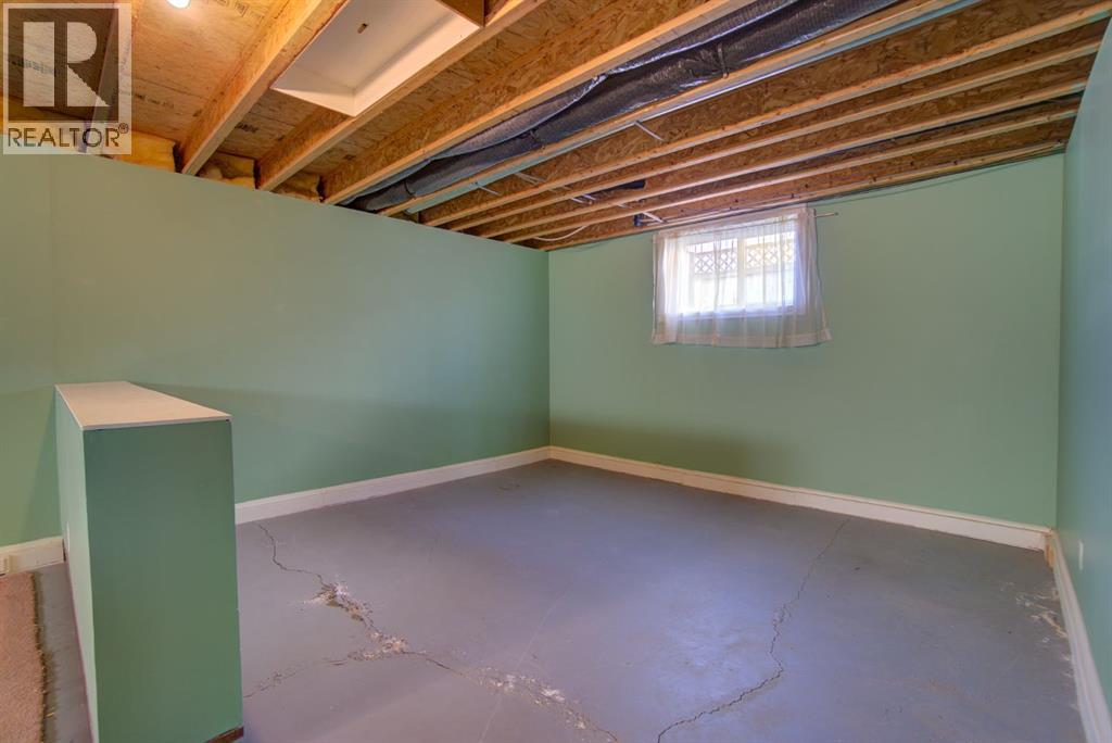 6 Tamarack Road — photo 35