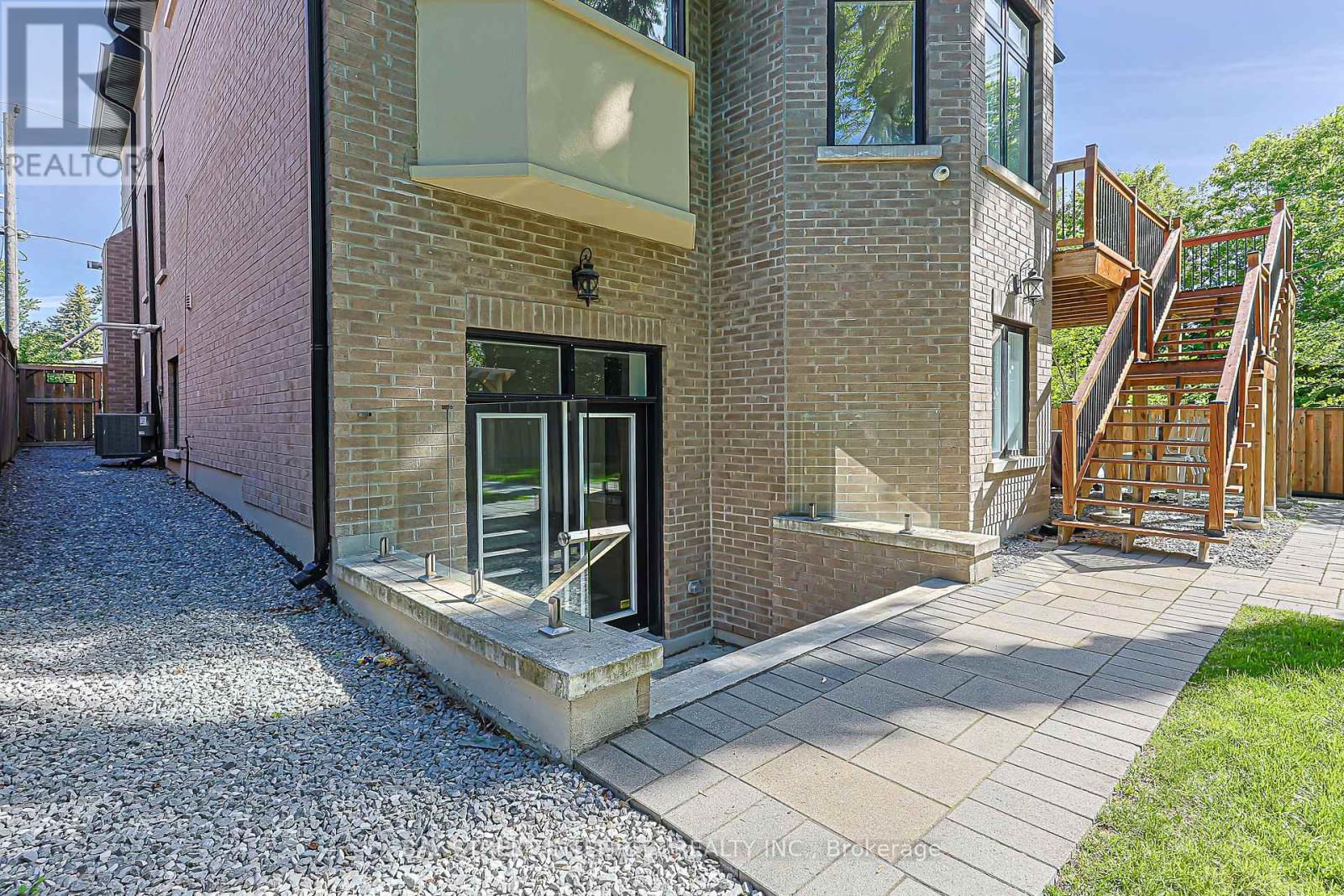 151 HORSHAM AVENUE - 31