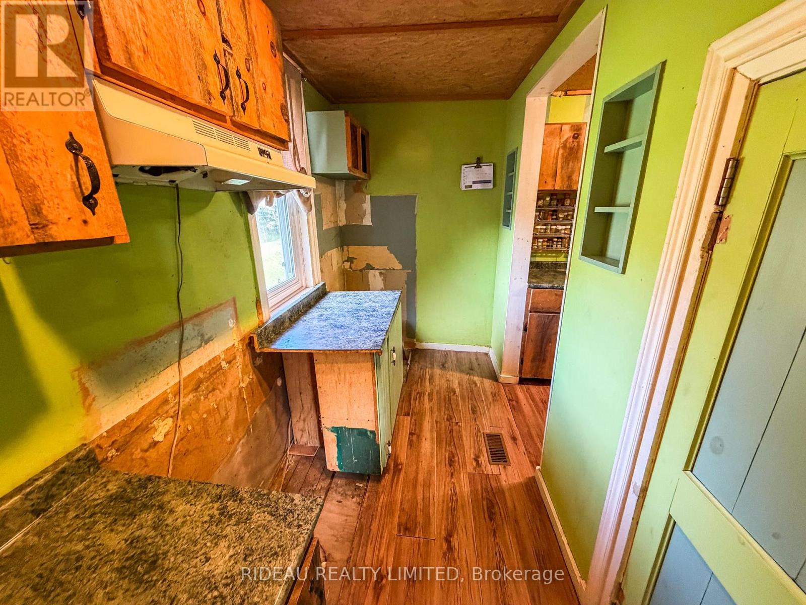 20 KINGSTON STREET - 14