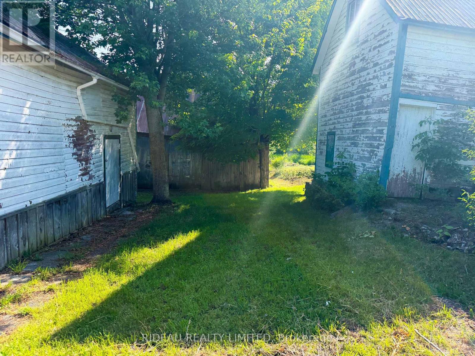 20 KINGSTON STREET - 23