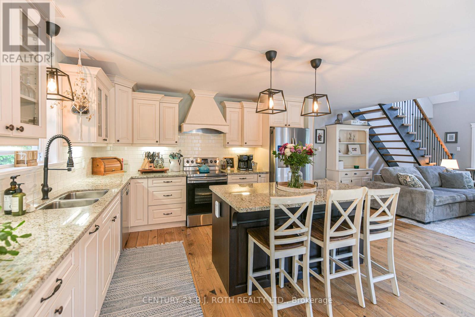 2833 SWITCH ROAD - 27