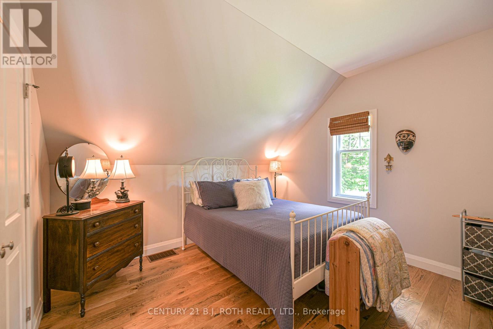 2833 SWITCH ROAD - 38