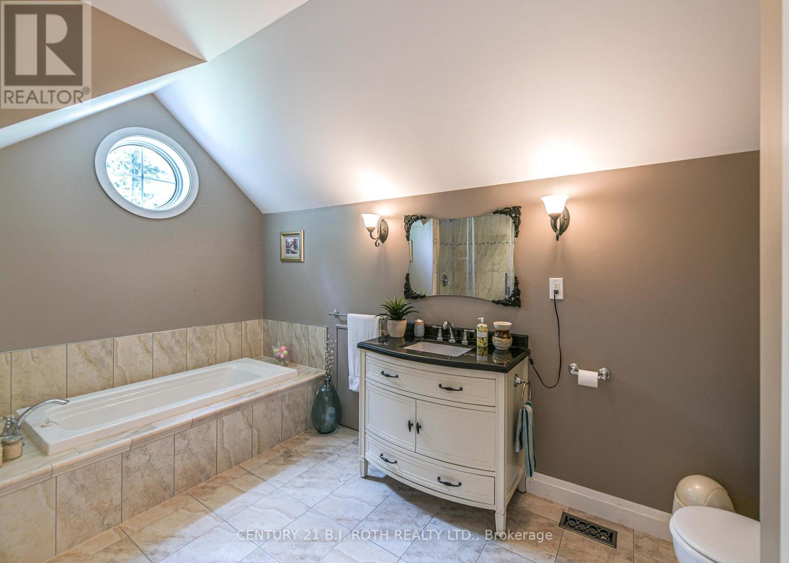 2833 SWITCH ROAD - 40