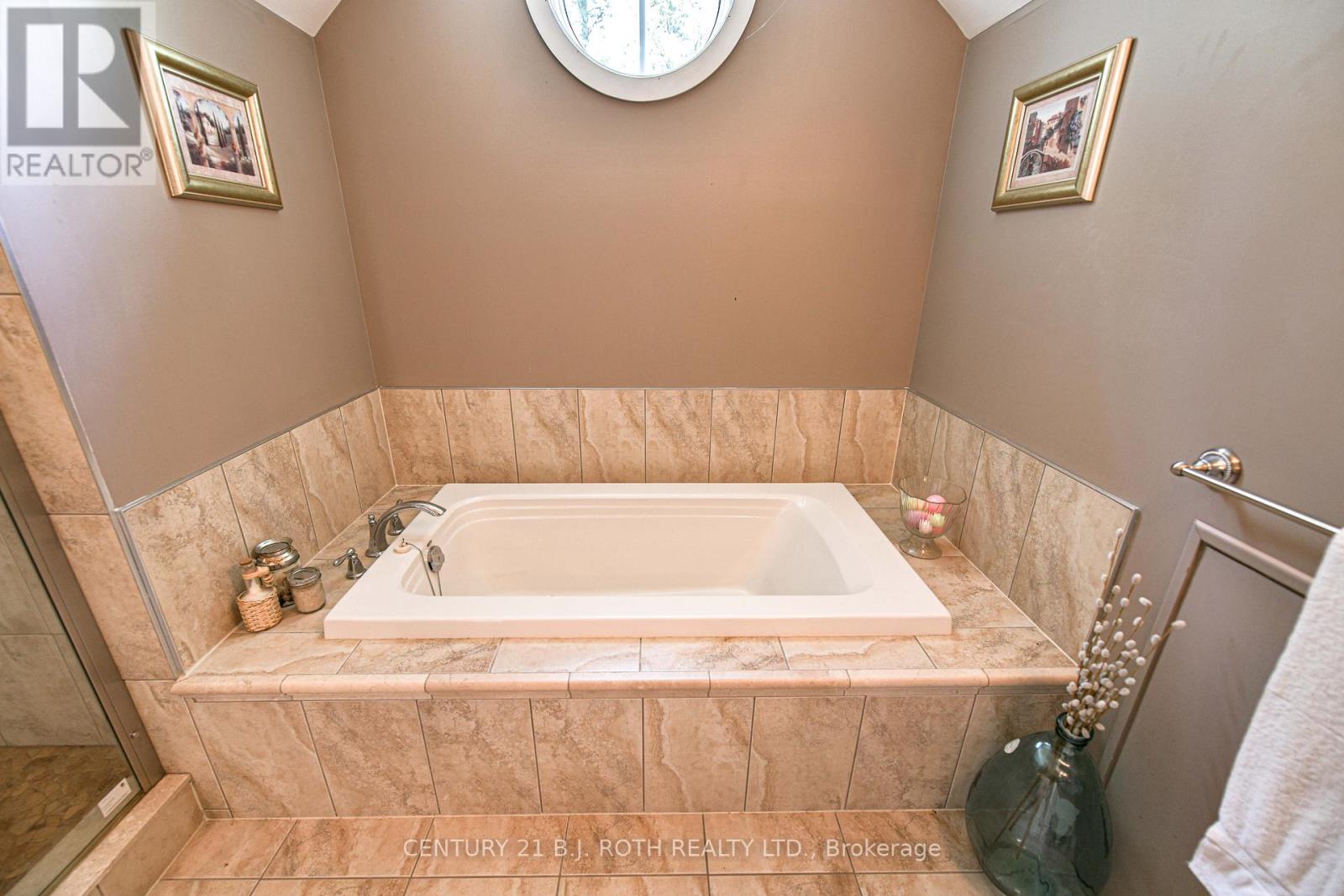 2833 SWITCH ROAD - 42