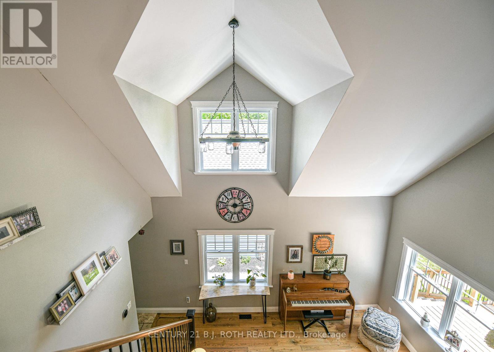 2833 SWITCH ROAD - 43