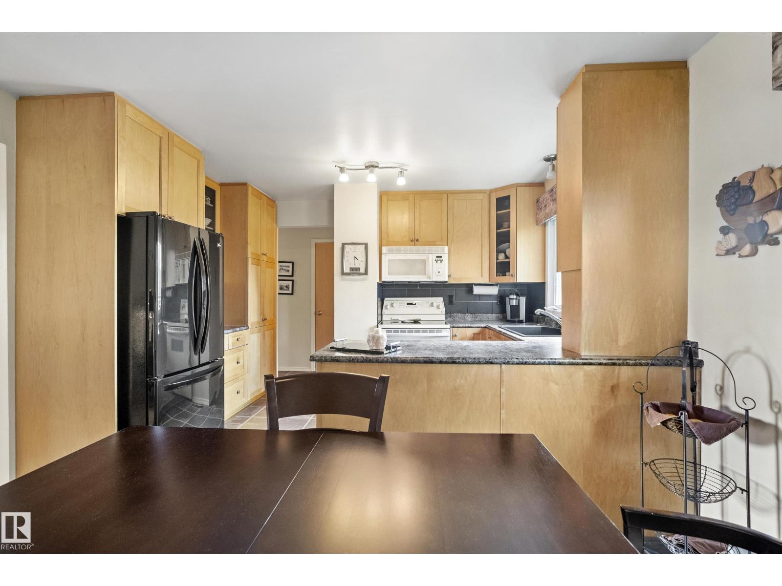 3208 70 ST NW — photo 11