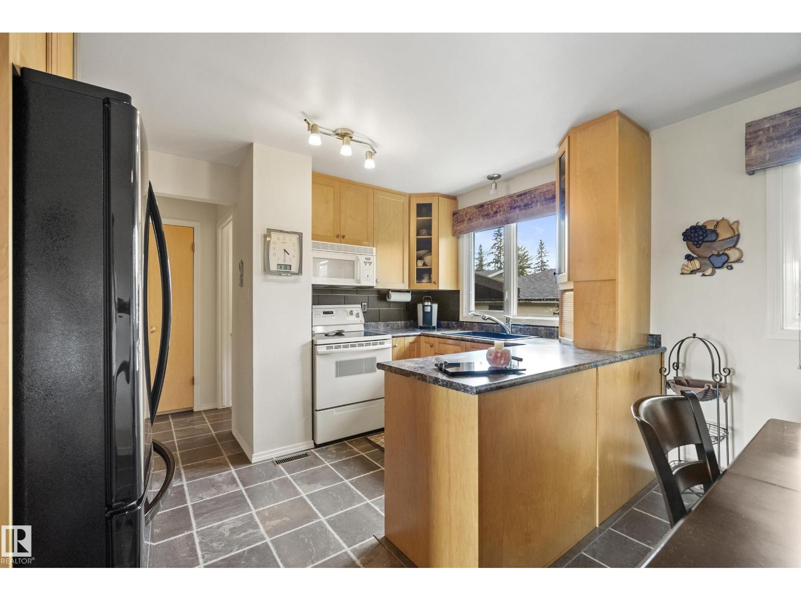 3208 70 ST NW — photo 13