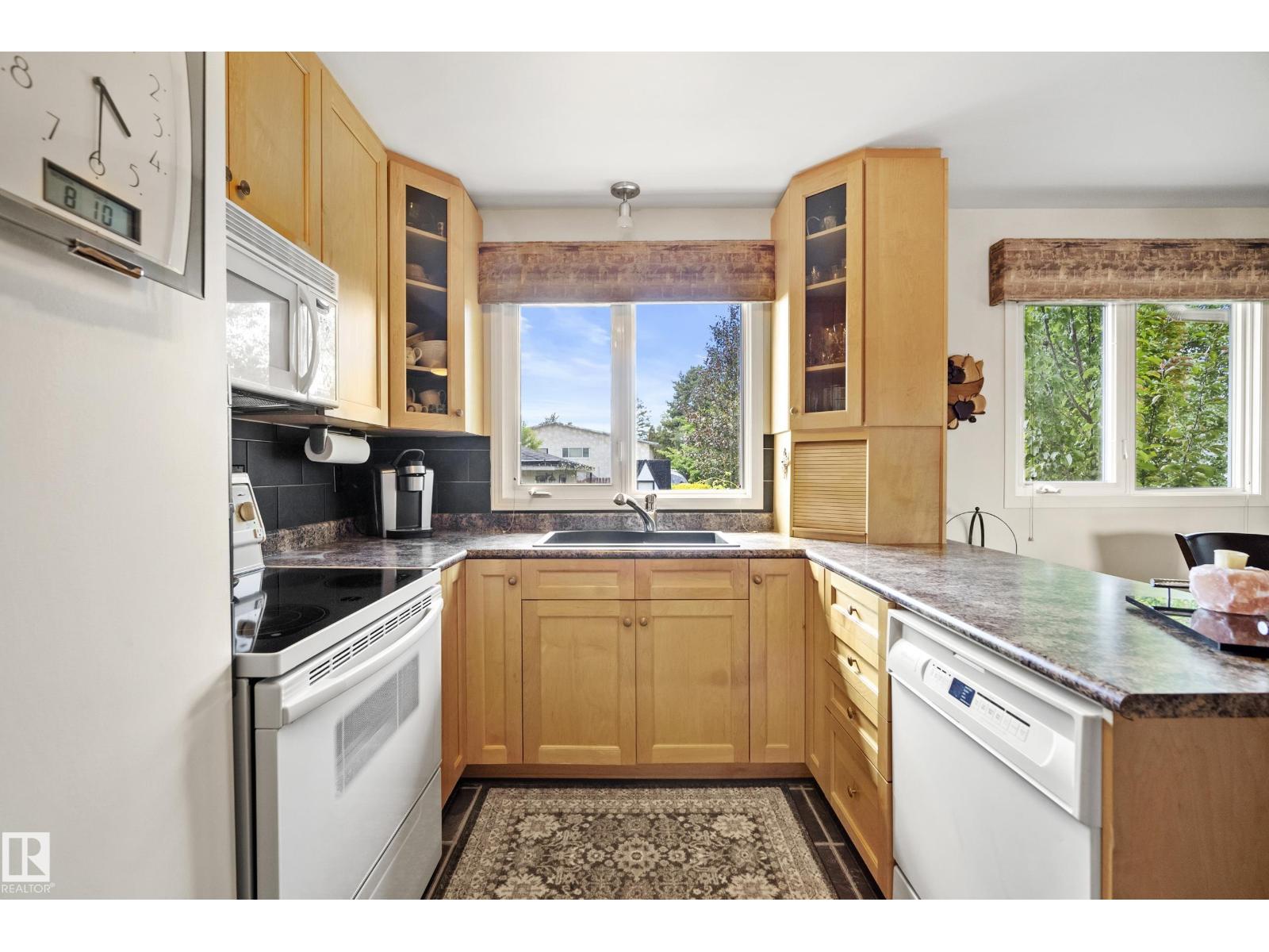 3208 70 ST NW — photo 14